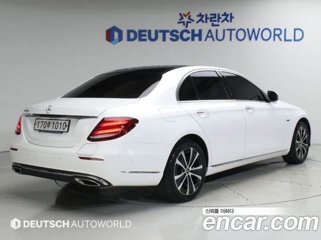 Mercedes-Benz E-Class 2019 — photo 2