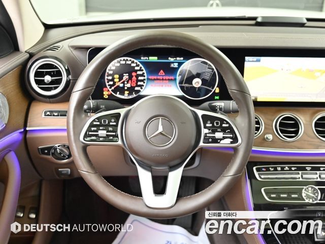 Mercedes-Benz E-Class 2019 — photo 13