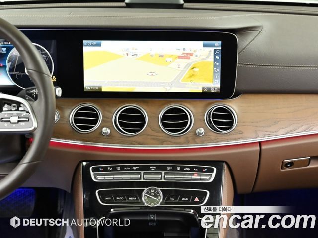 Mercedes-Benz E-Class 2019 — photo 14
