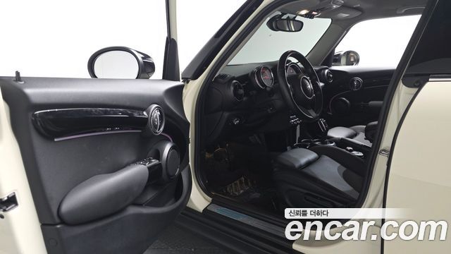 Mini Cooper 2023 — photo 13