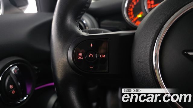 Mini Cooper 2023 — photo 22