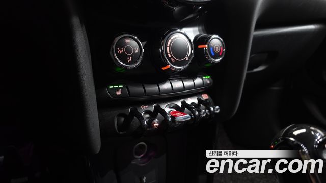 Mini Cooper 2023 — photo 23