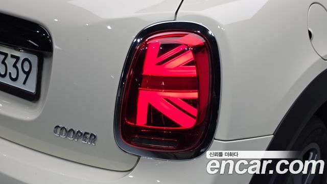 Mini Cooper 2023 — photo 9