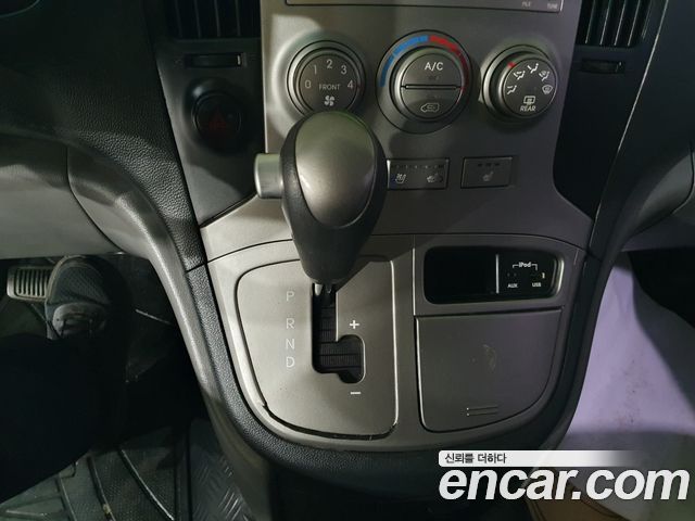 Hyundai Starex 2015 — photo 9