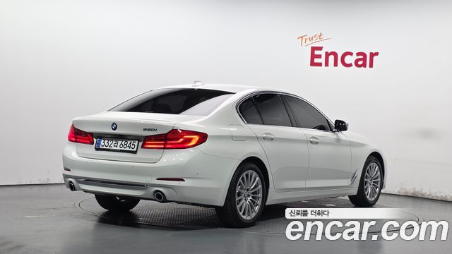 BMW 5-Series 2020 — photo 2