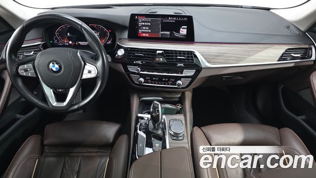 BMW 5-Series 2020 — photo 10