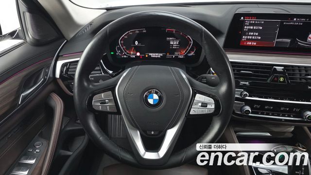 BMW 5-Series 2020 — photo 20