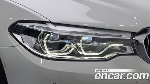 BMW 5-Series 2020 — photo 8