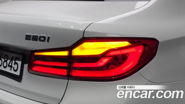 BMW 5-Series 2020 — photo 9