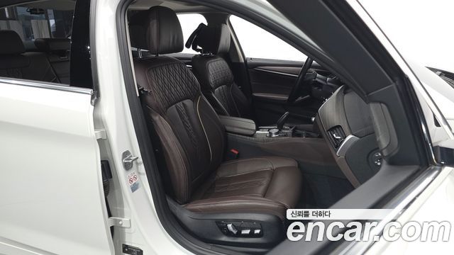BMW 5-Series 2020 — photo 16