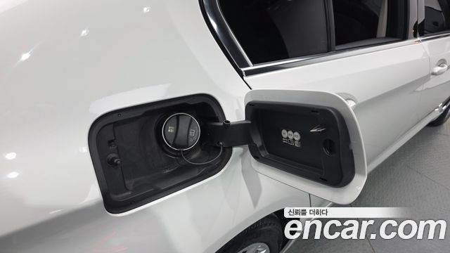 BMW 5-Series 2020 — photo 37