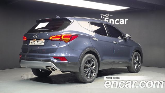 Hyundai Santafe 2017 — photo 2