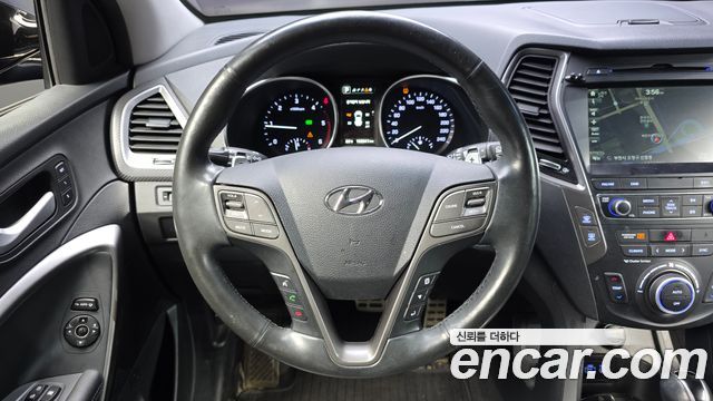 Hyundai Santafe 2017 — photo 13
