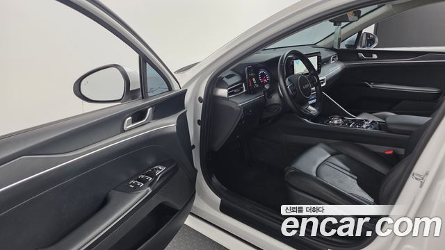 Kia K5 2022 — photo 10