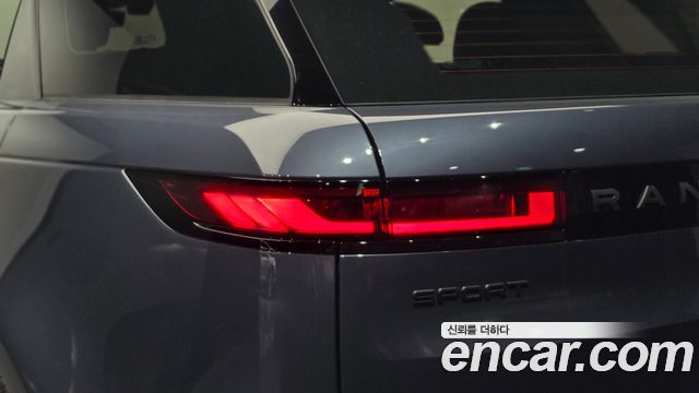 Land Rover Range Rover Sport 2026 — photo 9