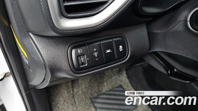 Hyundai Venue 2020 — photo 19