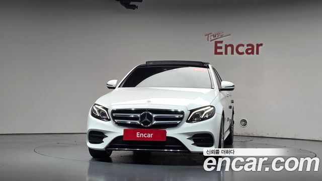 Mercedes-Benz E-Class 2020 — photo 3