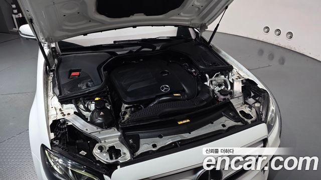 Mercedes-Benz E-Class 2020 — photo 6