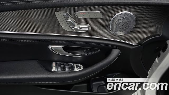 Mercedes-Benz E-Class 2020 — photo 24