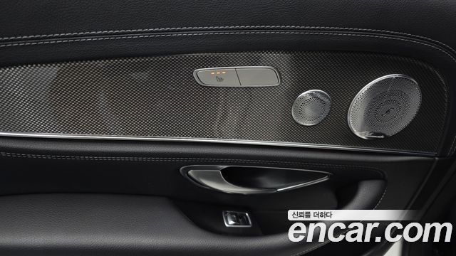 Mercedes-Benz E-Class 2020 — photo 25