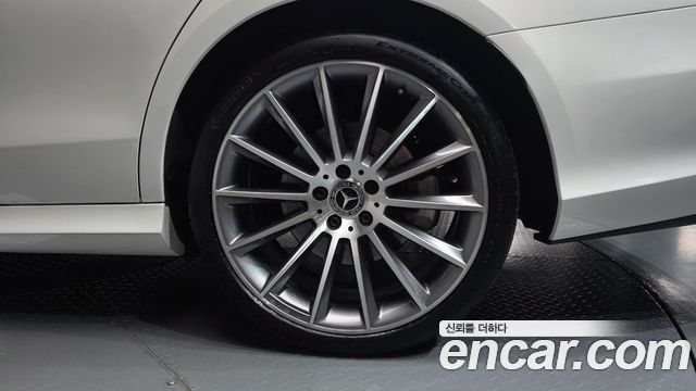 Mercedes-Benz E-Class 2020 — photo 7