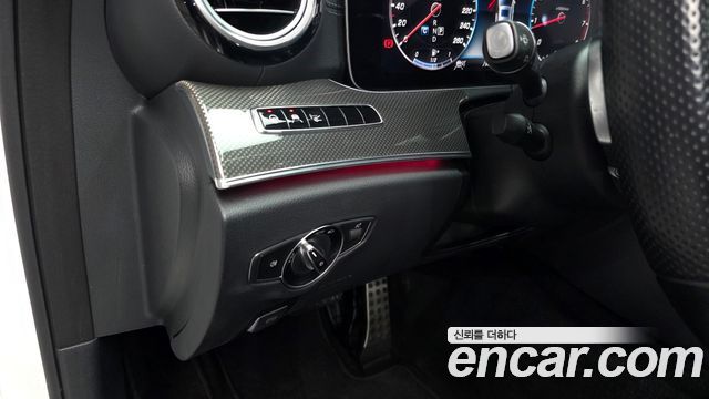 Mercedes-Benz E-Class 2020 — photo 29