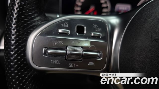 Mercedes-Benz E-Class 2020 — photo 30