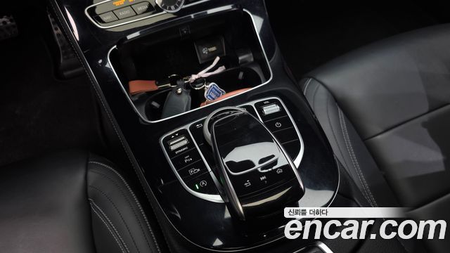 Mercedes-Benz E-Class 2020 — photo 34