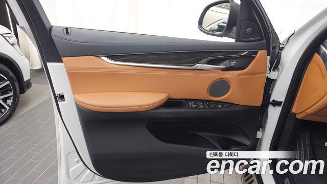 BMW X6 2017 — photo 14