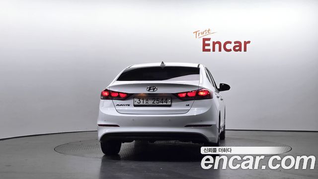 Hyundai AVANTE 2018 — photo 4
