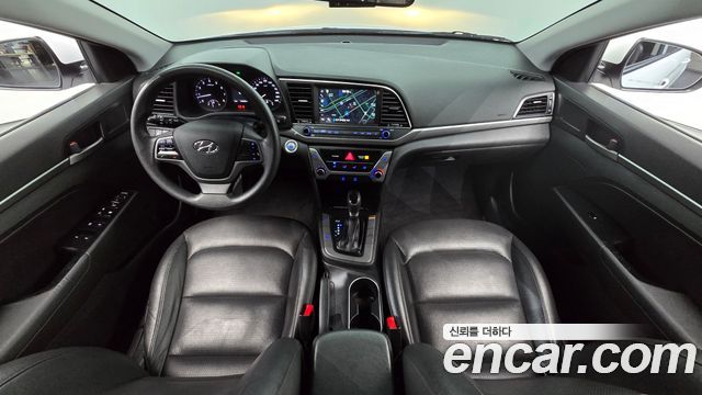 Hyundai AVANTE 2018 — photo 10