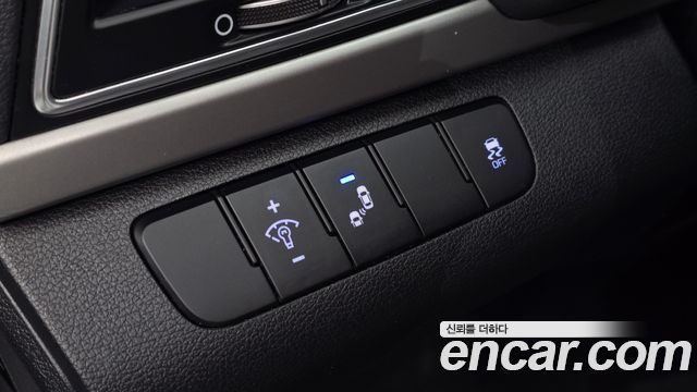 Hyundai AVANTE 2018 — photo 20