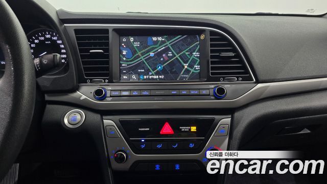 Hyundai AVANTE 2018 — photo 21