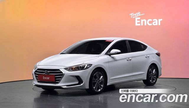 Hyundai AVANTE 2018 — photo 1