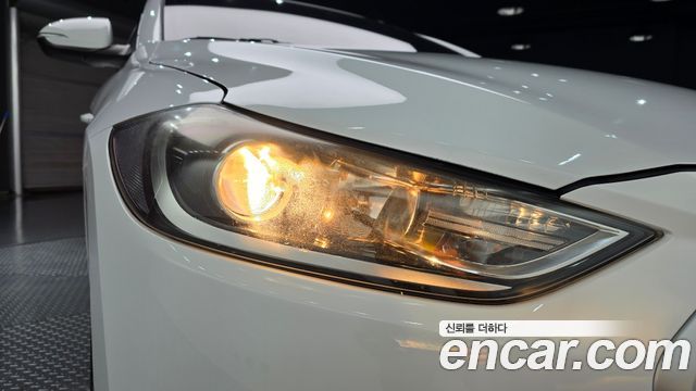 Hyundai AVANTE 2018 — photo 8