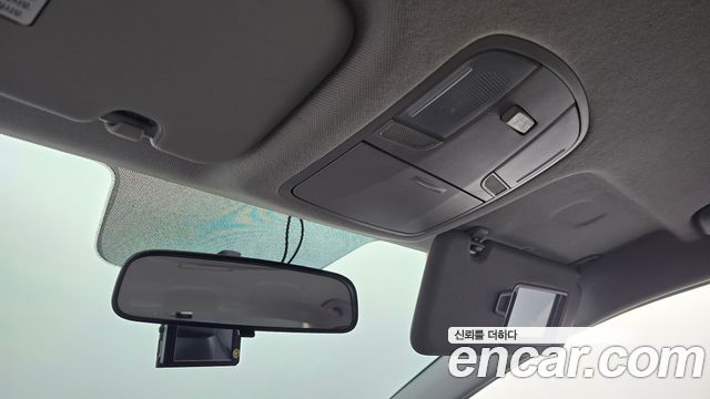 Hyundai AVANTE 2018 — photo 30