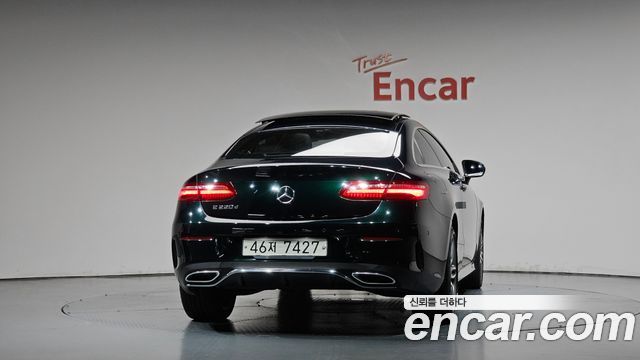 Mercedes-Benz E-Class 2017 — photo 4