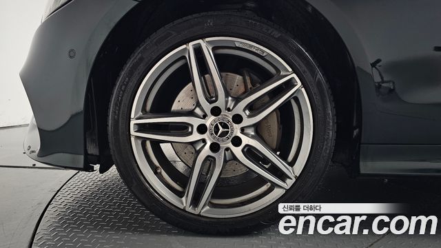 Mercedes-Benz E-Class 2017 — photo 5
