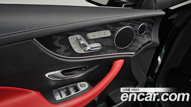 Mercedes-Benz E-Class 2017 — photo 30
