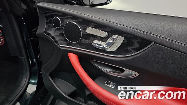 Mercedes-Benz E-Class 2017 — photo 31