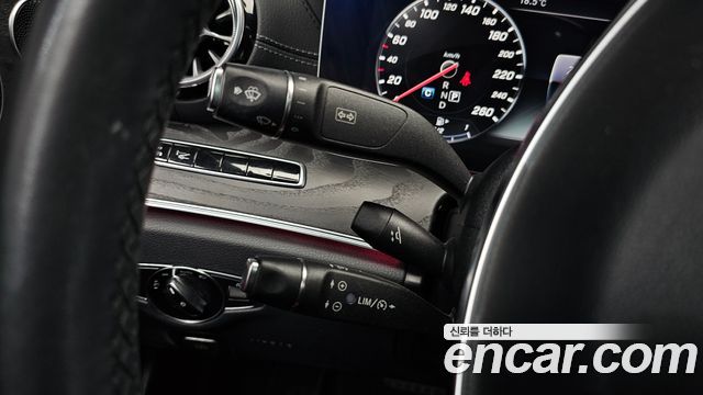 Mercedes-Benz E-Class 2017 — photo 32