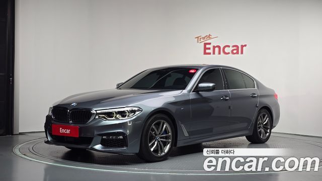 BMW 5-Series 2018 — photo 1