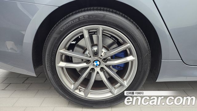 BMW 5-Series 2018 — photo 5