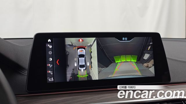BMW 5-Series 2018 — photo 20
