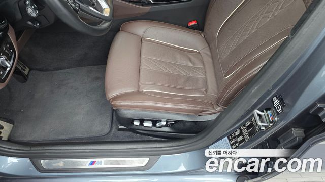 BMW 5-Series 2018 — photo 24
