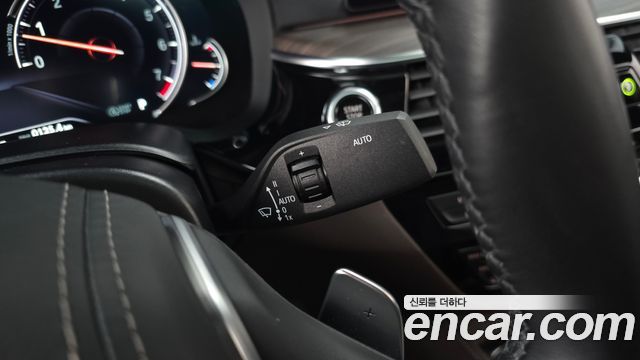 BMW 5-Series 2018 — photo 27