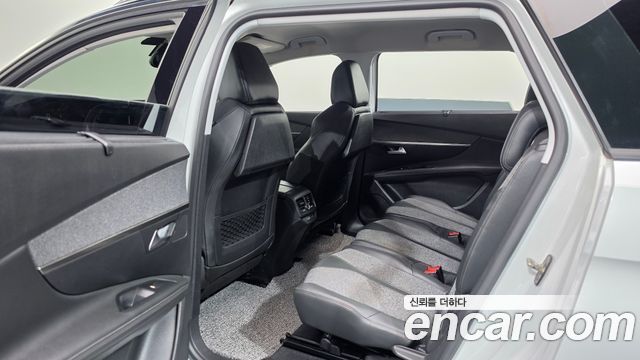 Peugeot 5008 2019 — photo 11