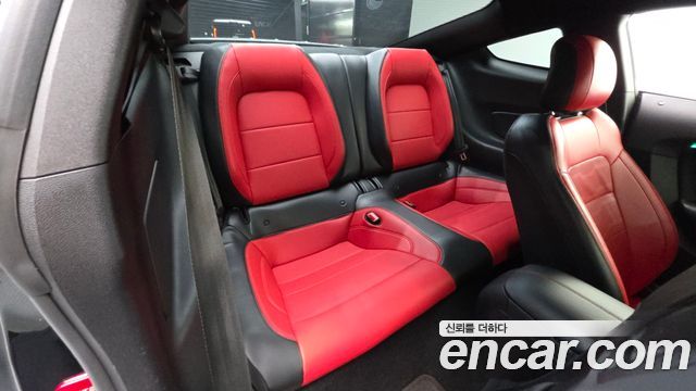 Ford Mustang 2019 — photo 17