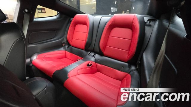 Ford Mustang 2019 — photo 18