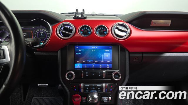 Ford Mustang 2019 — photo 20